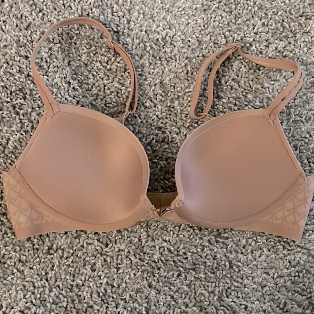 Victoria’s Secret Brilliant Blush Push-Up Bra - Picture 3 of 5